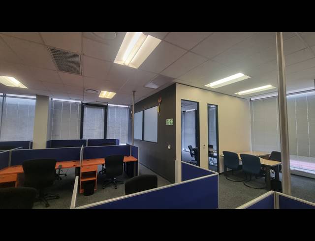 5,141M² OFFICE TO LET IN WOODSTOCK